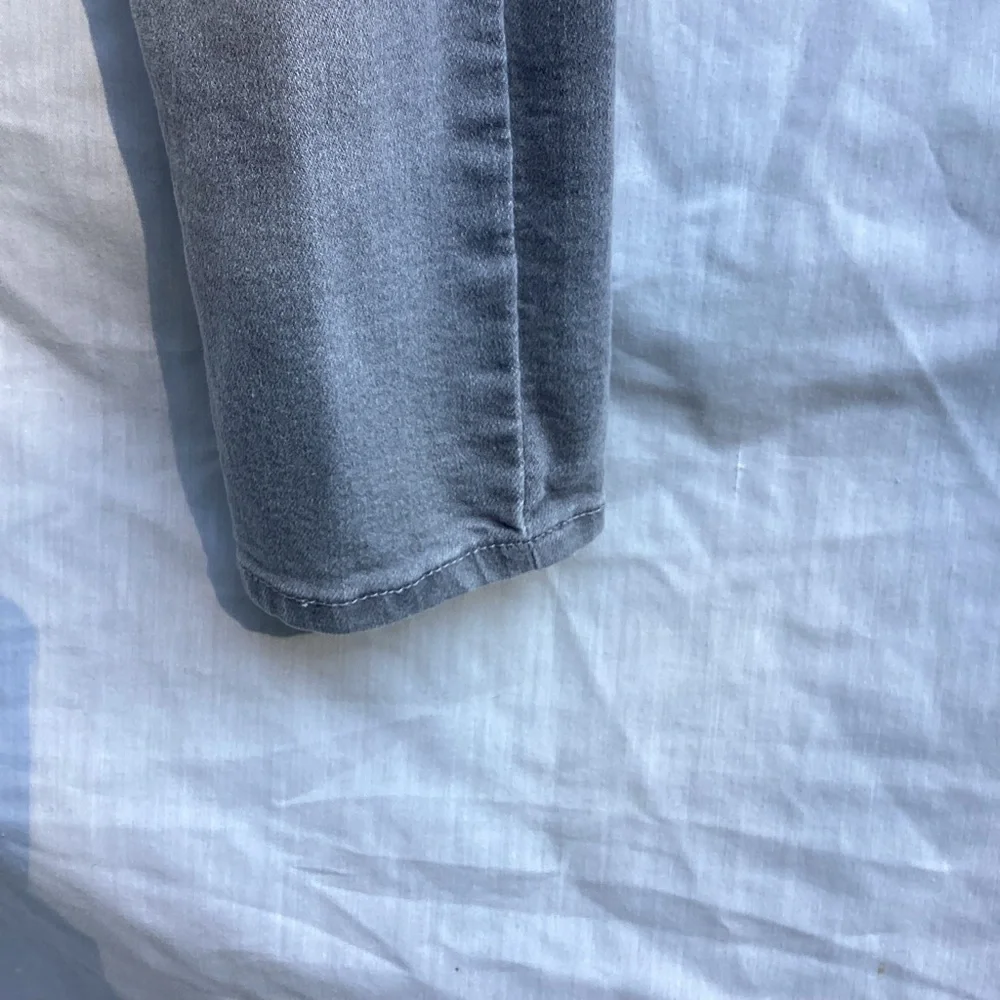 Unbranded gray faux button fly straight leg jeans, size 12